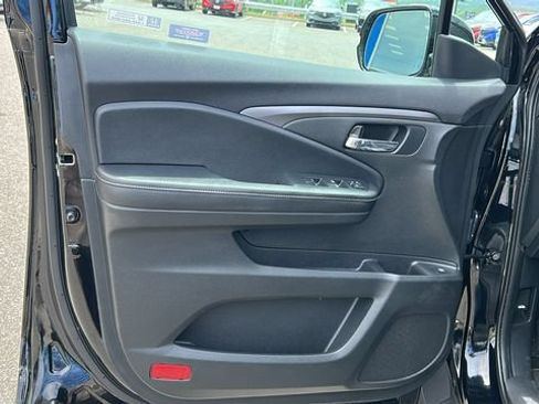 Used 2023 Honda Ridgeline Sport image 9