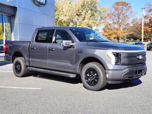 New 2025 Ford F150 Lightning XLT w/ Max Trailer Tow Package image 7