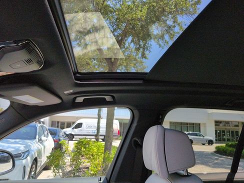 New 2026 BMW X5 xDrive40i w/ M Sport Package AWD/4WD image 20