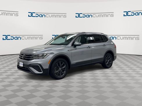 Used 2023 Volkswagen Tiguan SE image 4