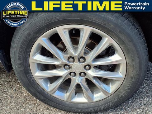 Used 2019 Buick Enclave Essence FWD image 9
