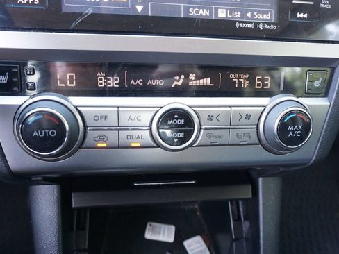 Used 2017 Subaru Outback 2.5i Limited AWD/4WD image 12