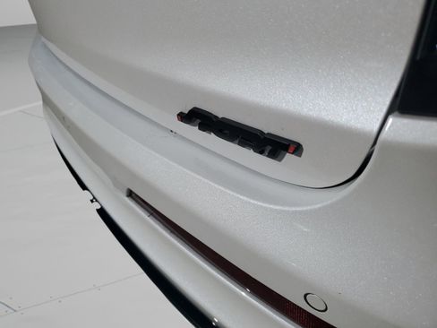 Used 2024 Cadillac XT6 Sport w/ Platinum Package image 6