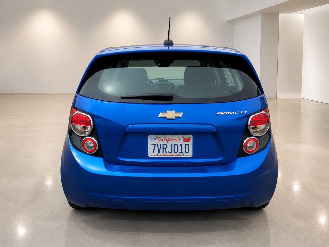 Used 2016 Chevrolet Sonic LT w/ Driver Confidence Package FWD image 4
