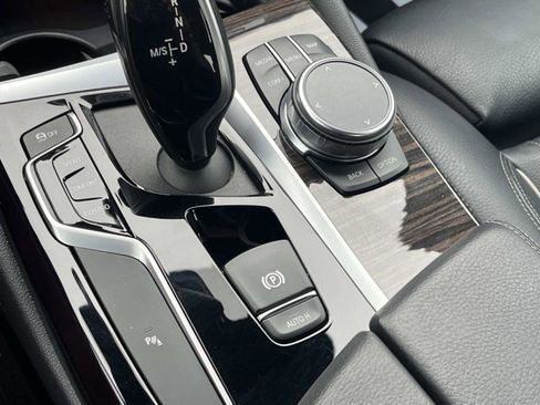 Used 2019 BMW 530i xDrive image 36