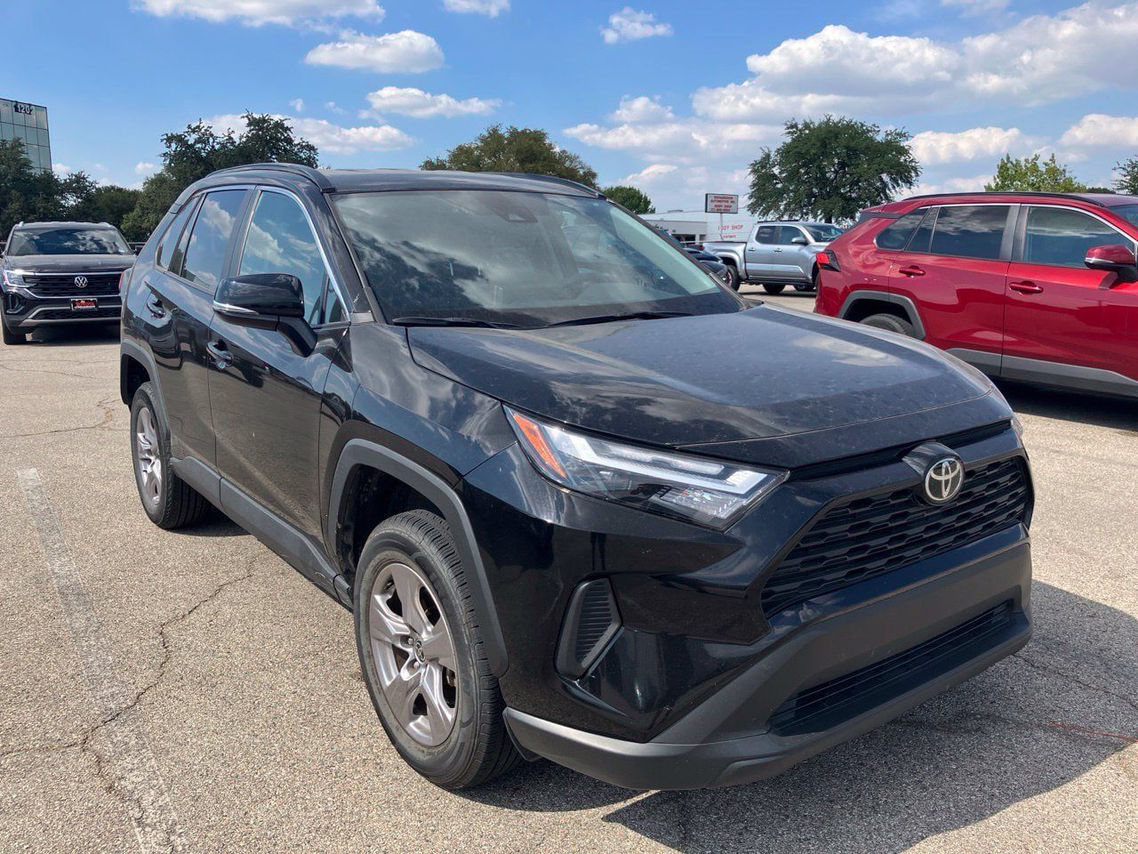 Used 2025 Toyota RAV4 XLE FWD image 3