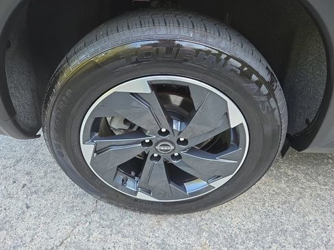 Certified 2025 Nissan Rogue SV FWD image 12