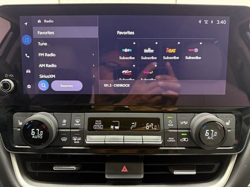 Used 2024 Toyota Grand Highlander XLE image 17