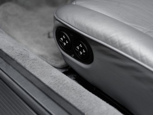 Used 1992 Porsche 911 Turbo RWD image 17