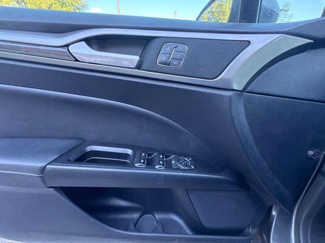Used 2020 Ford Fusion SEL FWD image 7