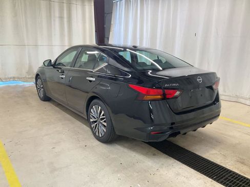 Used 2023 Nissan Altima 2.5 SV FWD image 3