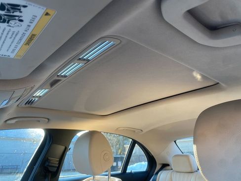 Used 2017 Mercedes-Benz E 300 4MATIC image 31