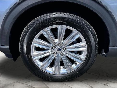 Used 2020 Ford Explorer Limited w/ Class III Trailer Tow Package image 8