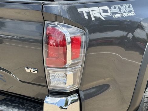 Used 2020 Toyota Tacoma TRD Off-Road AWD/4WD image 7