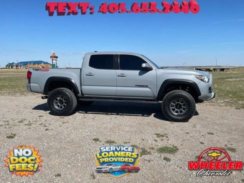 Used 2019 Toyota Tacoma TRD Off-Road image 2