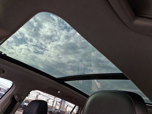 Used 2019 Volkswagen Tiguan SEL image 14