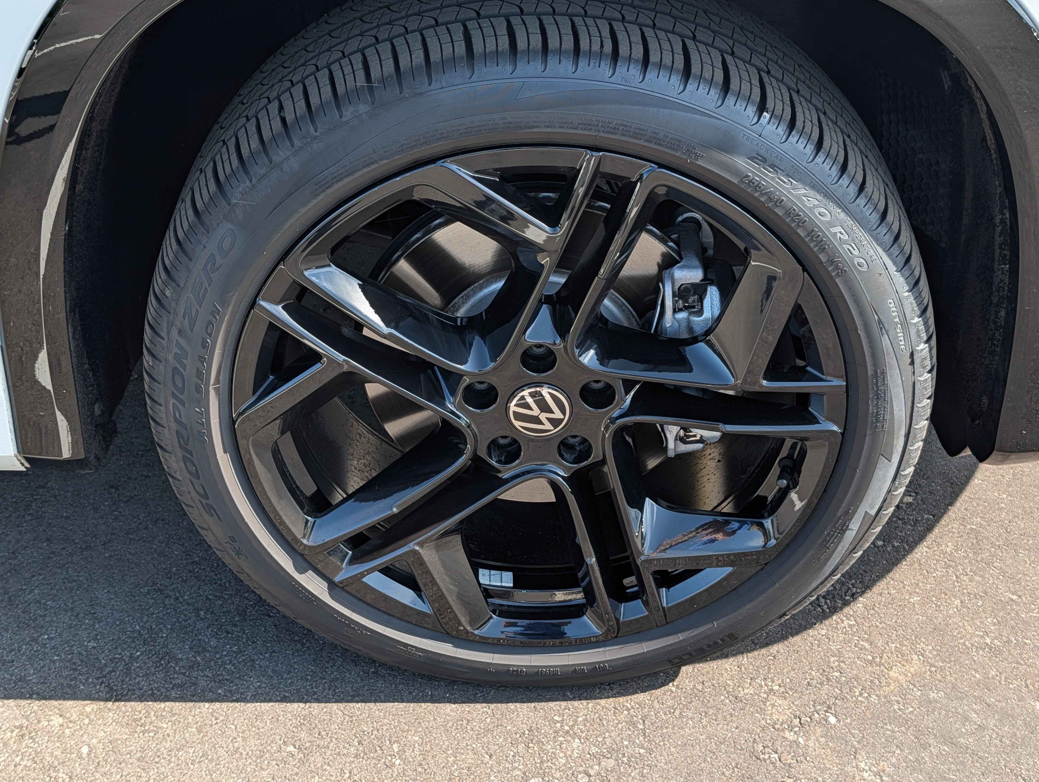 Certified 2026 Volkswagen Tiguan SE R-Line AWD/4WD image 15
