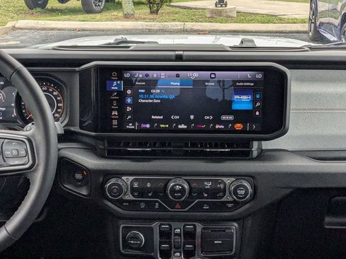 Used 2024 Jeep Wrangler Unlimited Sport AWD/4WD image 18