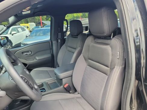 Certified 2023 Nissan Frontier SV w/ Midnight Edition Package AWD/4WD image 17