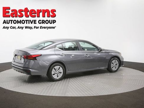 Used 2024 Nissan Altima 2.5 S FWD image 37