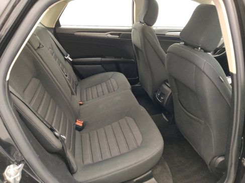 Used 2020 Ford Fusion SE image 19