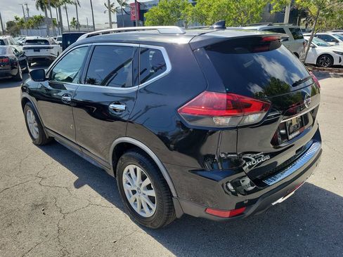 Used 2020 Nissan Rogue SV image 6