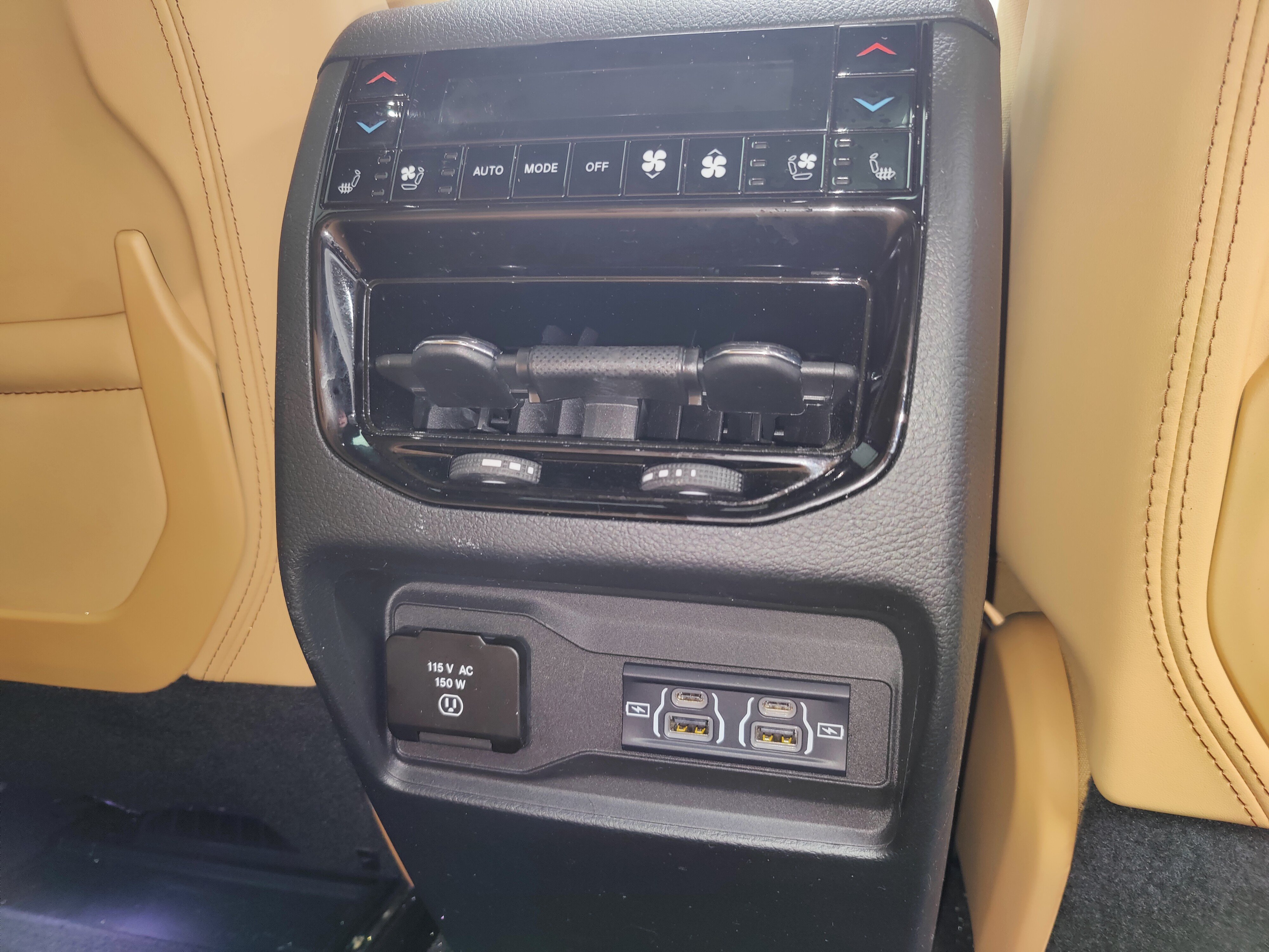 Used 2024 Jeep Grand Cherokee Summit AWD/4WD image 17
