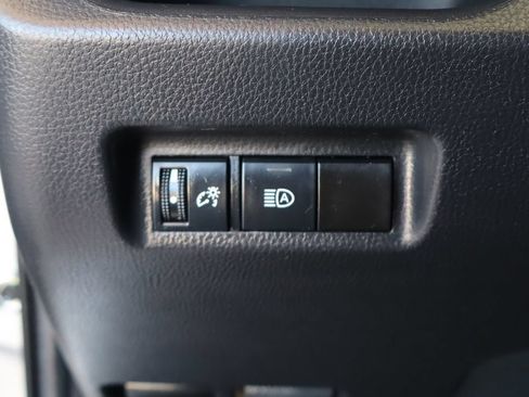 Used 2021 Toyota RAV4 XLE AWD/4WD image 21