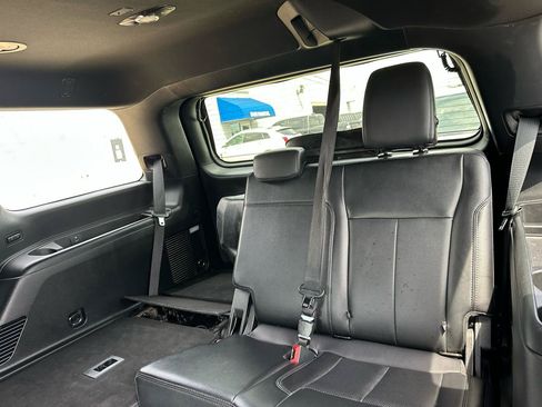 Used 2020 Ford Expedition XLT w/ Equipment Group 202A RWD image 30