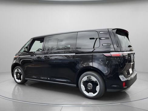 New 2025 Volkswagen ID. Buzz Pro S RWD image 3