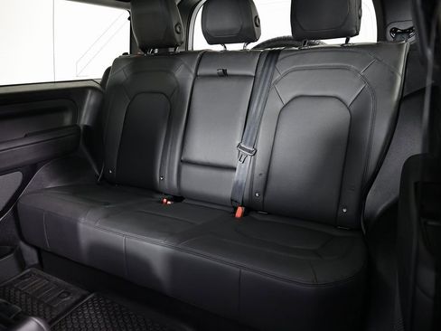 Used 2023 Land Rover Defender 90 S image 23