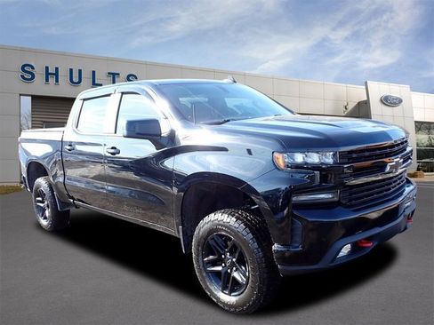Used 2019 Chevrolet Silverado 1500 LT Trail Boss image 3