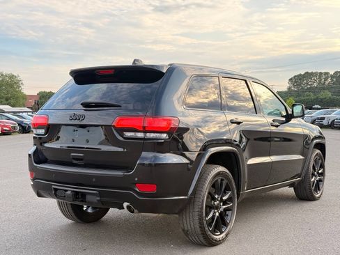 Used 2021 Jeep Grand Cherokee Laredo X AWD/4WD image 7