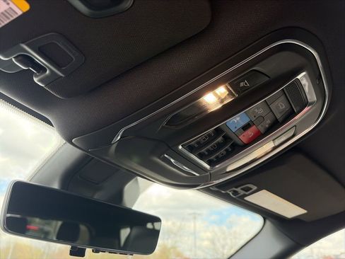 Used 2024 Jeep Grand Cherokee L Limited w/ Luxury Tech Group II image 21