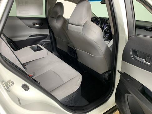 Used 2021 Toyota Venza LE image 24