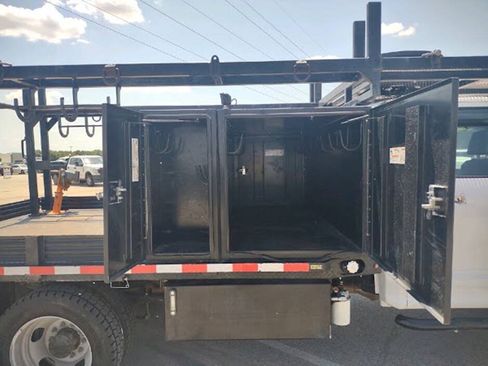 Used 2022 Ford F550 4x4 Crew Cab Super Duty w/ Power Equipment Group image 12