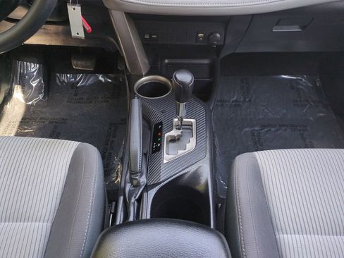Used 2015 Toyota RAV4 XLE AWD/4WD image 19