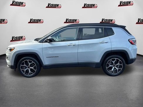 Used 2025 Jeep Compass Limited image 8