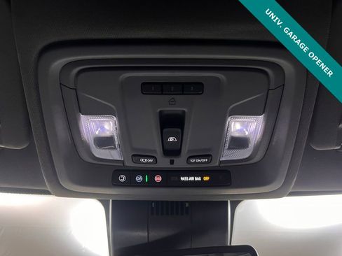 Used 2022 Chevrolet Silverado 1500 LTZ AWD/4WD image 16