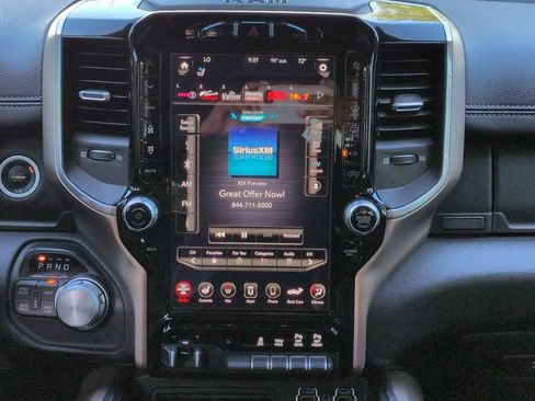 Used 2019 RAM 1500 Laramie AWD/4WD image 17