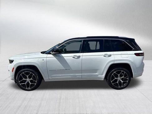 Certified 2022 Jeep Grand Cherokee Summit AWD/4WD image 9