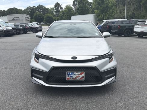 Used 2021 Toyota Corolla SE FWD image 3