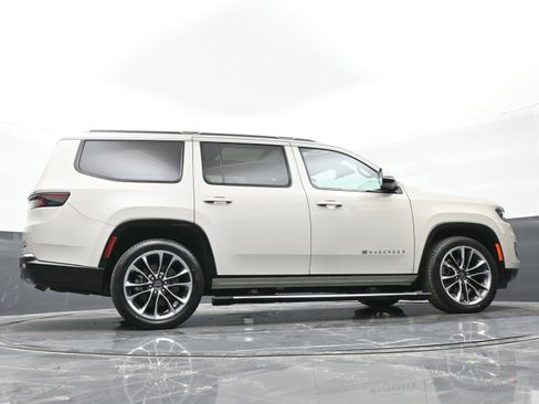 Used 2022 Jeep Wagoneer Series III w/ Premium Group I image 45