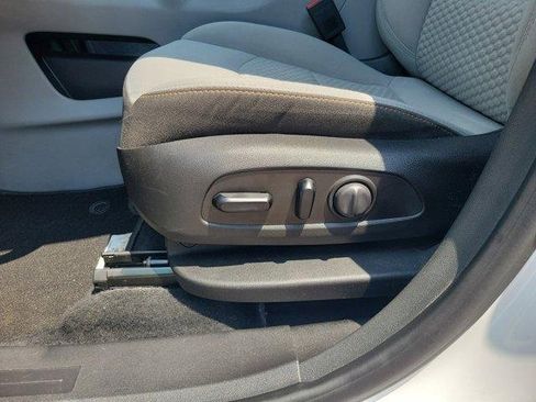 Used 2019 GMC Terrain SLE w/ Driver Convenience Package image 19