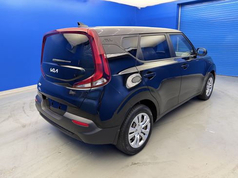 Used 2022 Kia Soul LX FWD image 7