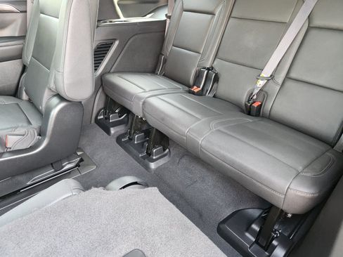 Used 2022 Chevrolet Tahoe LT RWD image 13