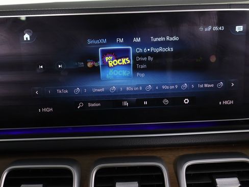 Used 2023 Mercedes-Benz GLS 450 4MATIC w/ AMG Line Exterior image 55