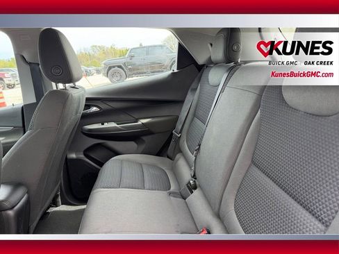 Used 2023 Chevrolet Bolt LT w/ Driver Confidence Package FWD image 9