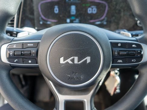 Used 2023 Kia Sportage LX AWD/4WD image 16