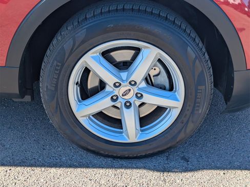 Used 2016 Ford Explorer XLT w/ Equipment Group 202A image 9